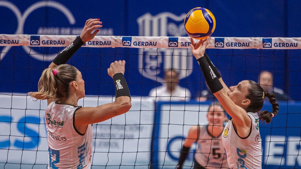 Gattaz e Macris durante vitória do Praia sobre o Barbato na primeira rodada do Sul-Americano (foto: Hedgard Moraes/Minas Tênis Clube)