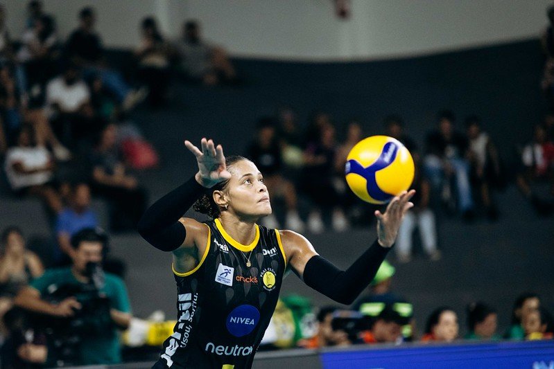 Adenízia, central do Praia Clube (foto: Eliezer Esportes/Praia Clube)