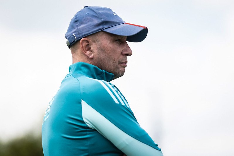 Ex-coordenador de preparação física, Omar Feitosa deixou participou do treino dessa terça-feira (16/4) antes de ser desligado (foto: Gustavo Aleixo / Cruzeiro)