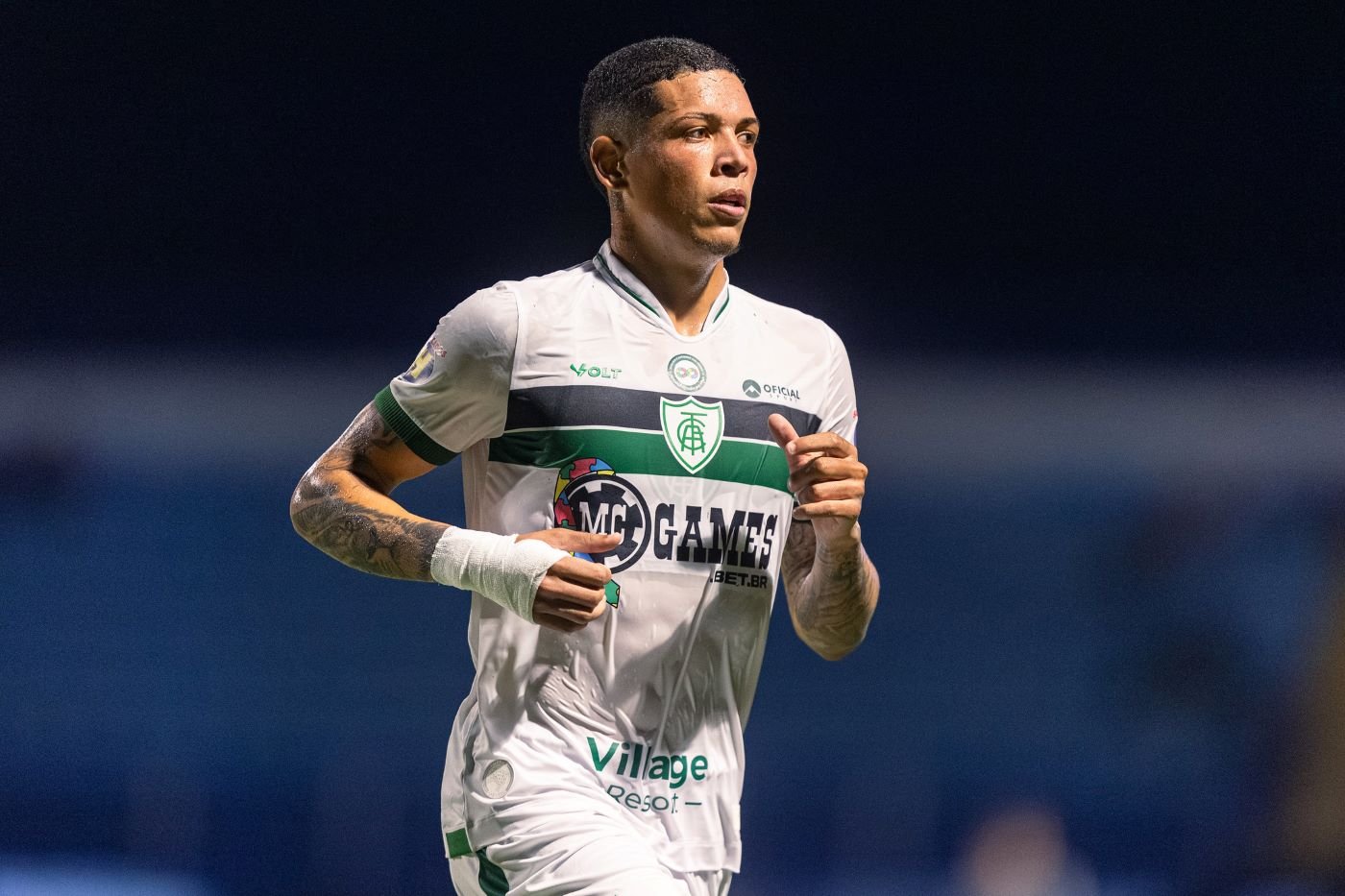 Kauã Diniz, volante de 21 anos do América (foto: Beno Küster)