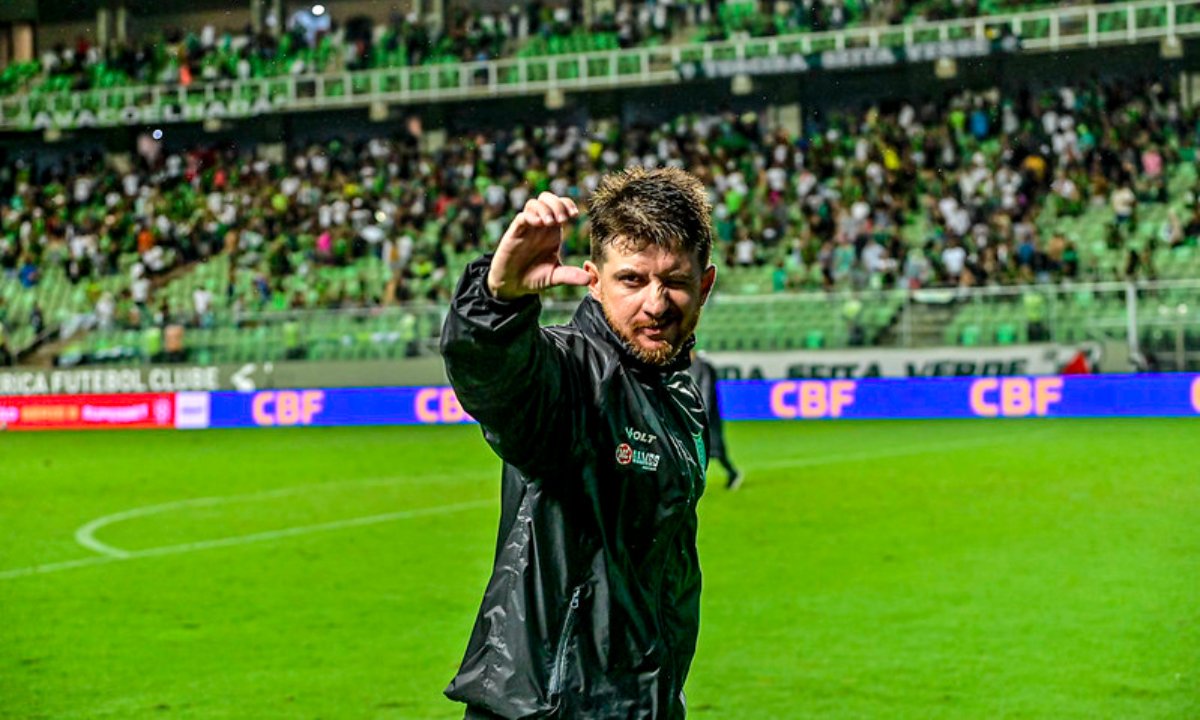 William Batista, técnico do América (foto: Mourão Panda/América)