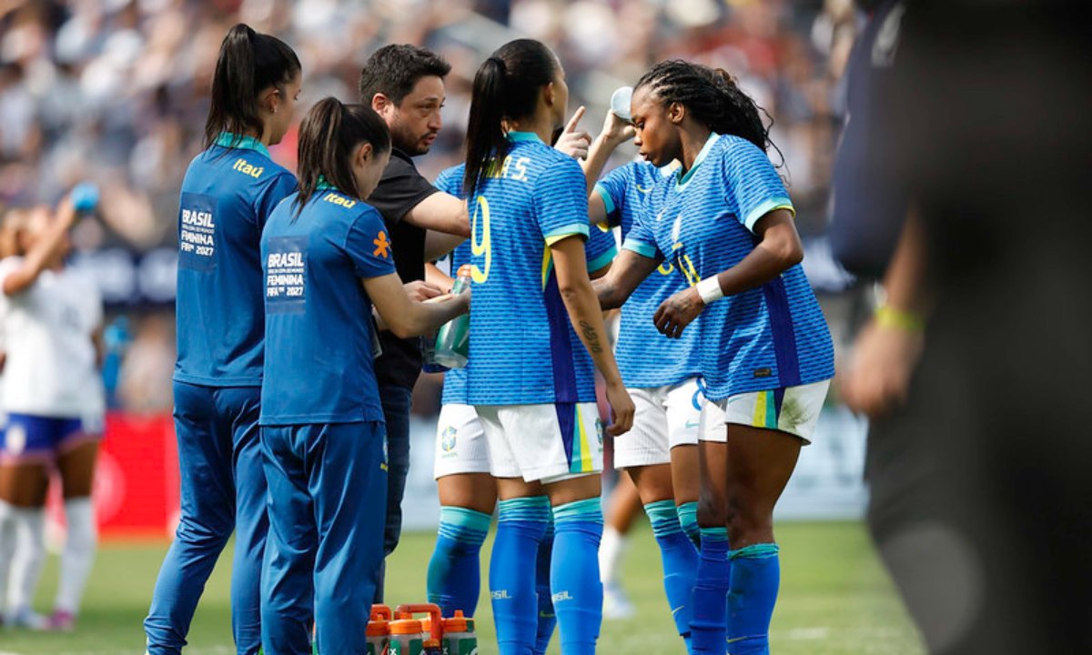 Arthur Elias em amistoso entre a Seleção Brasileira e os Estados Unidos (foto: Rafael Ribeiro/CBF)