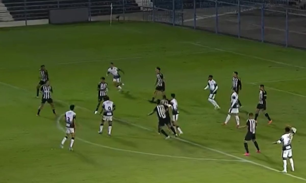 índio, meio-campista do Atlético (foto: Reprodução)