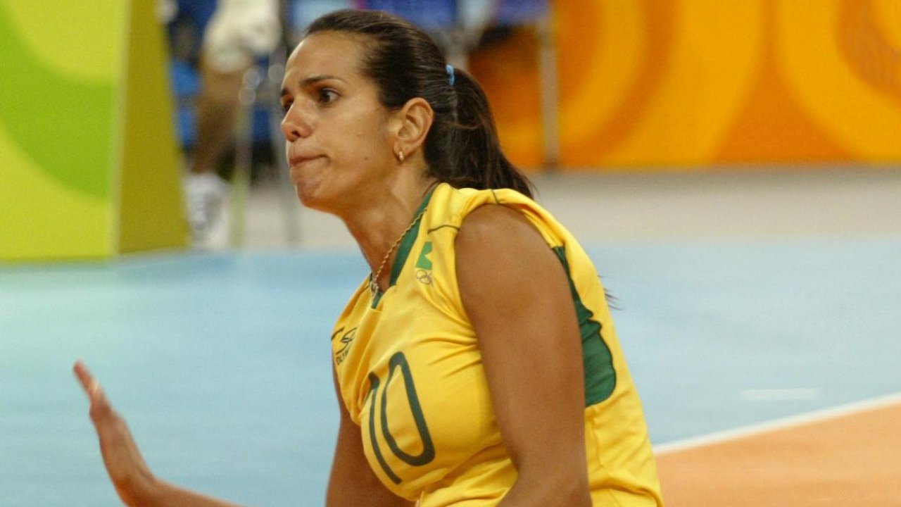 Virna, camisa 10 da Seleção Brasileira Feminina de Vôlei na década de 1990 (foto: EVANDRO TEIXEIRA/COB)