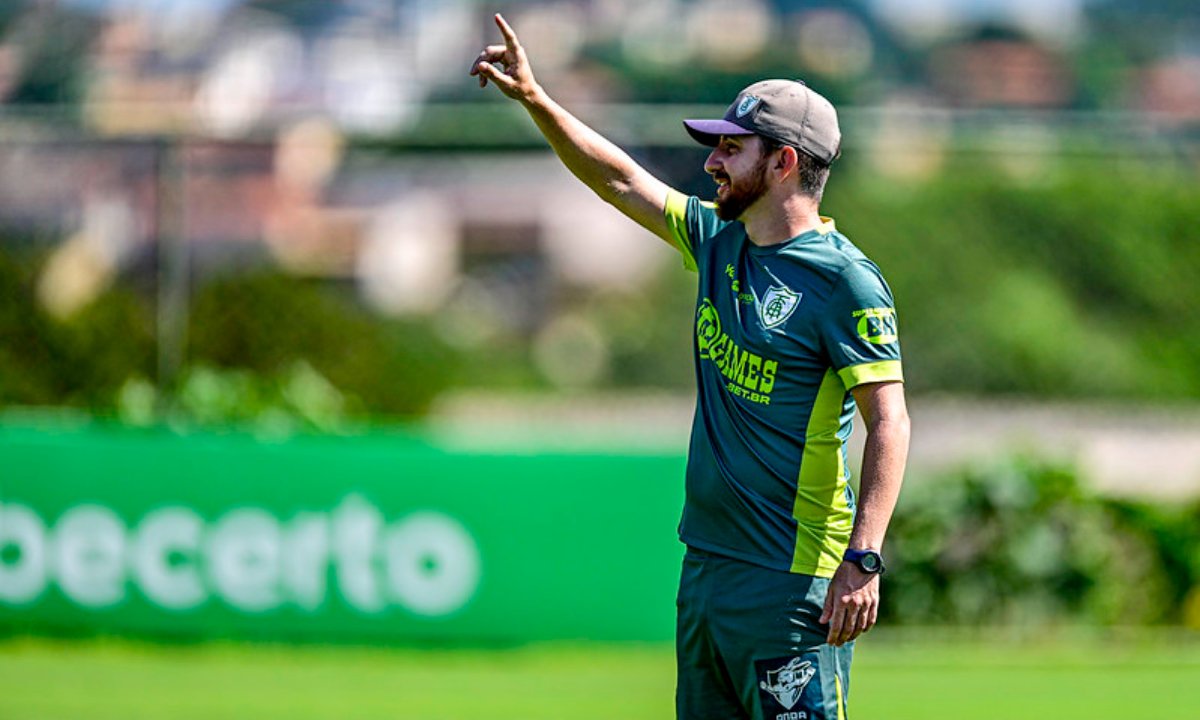 William Batista, técnico do América (foto: Mourão Panda/América)