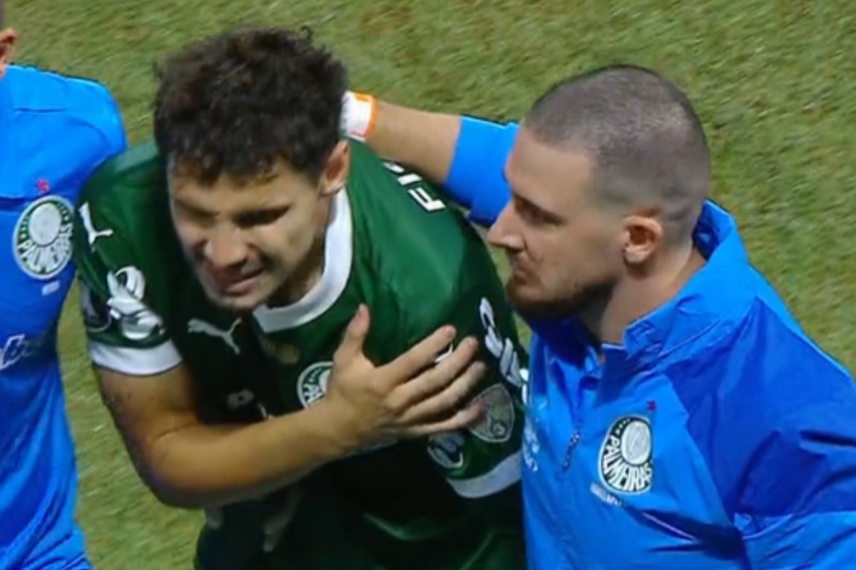 Raphael Veiga foi substituído durante jogo do Palmeiras (foto: Reprodução)