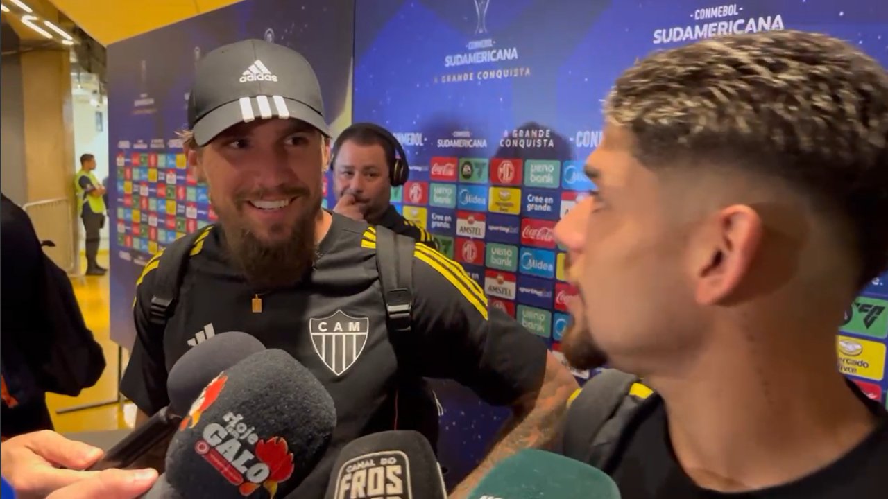 Lyanco e Rubens na zona mista após vitória do Atlético (foto: Lucas Bretas / No Ataque)