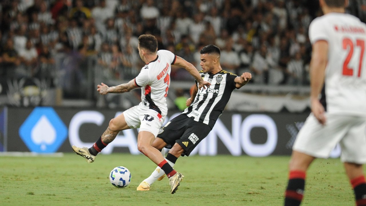 Jogo entre Atlético e Vitória no Mineirão (foto: Alexandre Guzanshe/EM/D.A. Press)