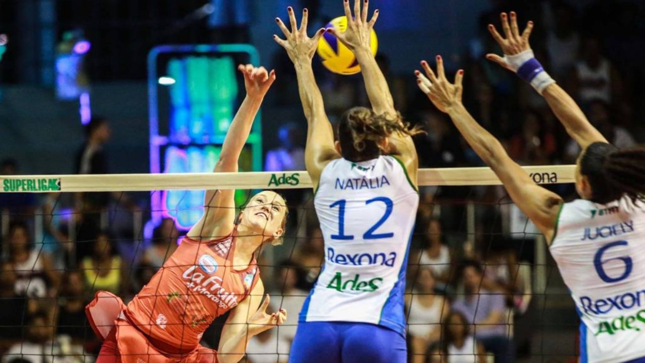 Rio de Janeiro e Osasco protagonizaram 10 finais em 11 anos (foto: Divulgação/CBV)