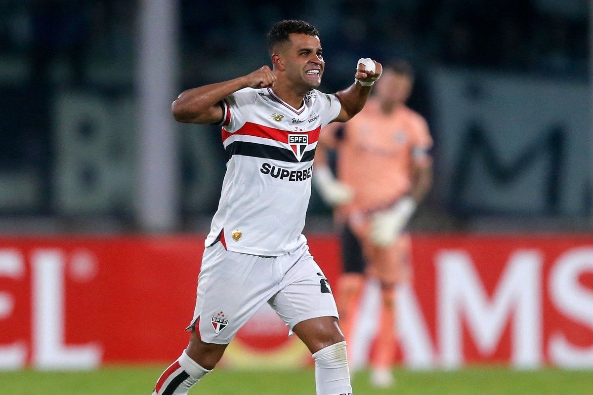 Alisson comemora gol pelo Alisson na Libertadores (foto: Diego Lima / AFP)