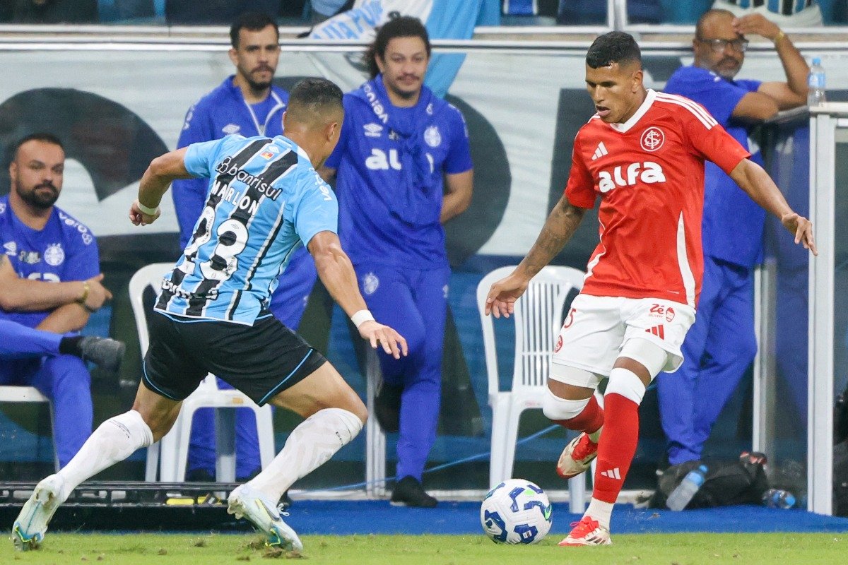 Lance do jogo entre Grêmio e Internacional pelo Campeonato Brasileiro (foto: Ricardo Duarte / Internacional)
