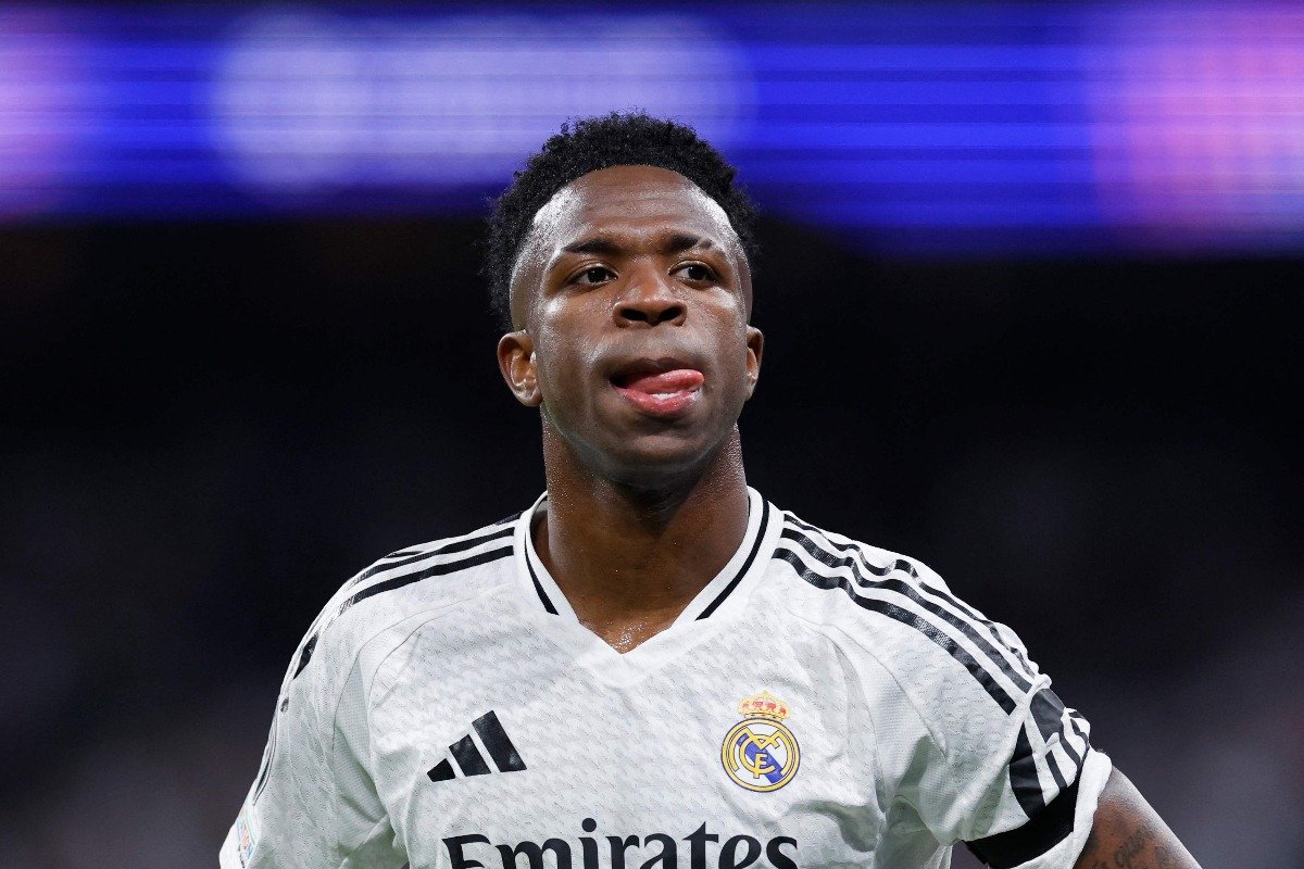 Vini Jr durante partida pelo Real Madrid (foto: OSCAR DEL POZO / AFP)