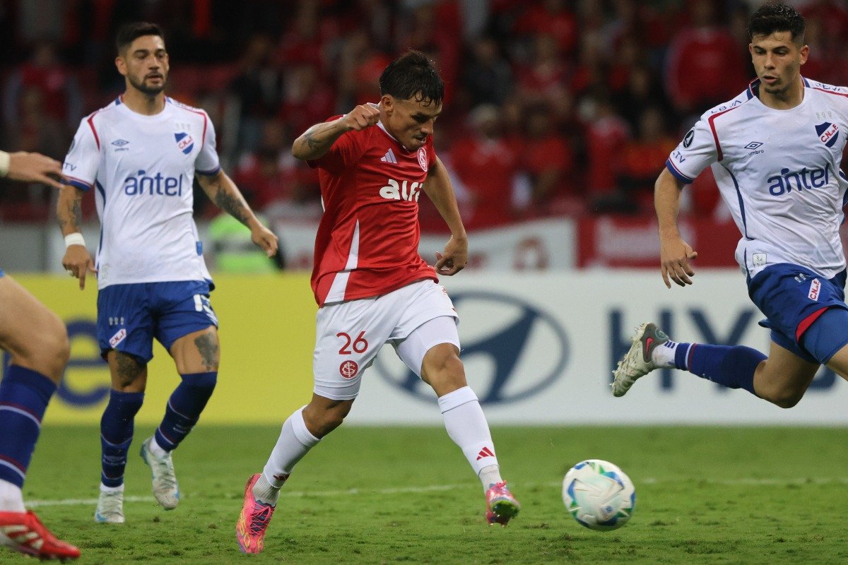 Lance do jogo entre Internacional e Nacional pela Copa Libertadores (foto: Ricardo Duarte / Internacional)