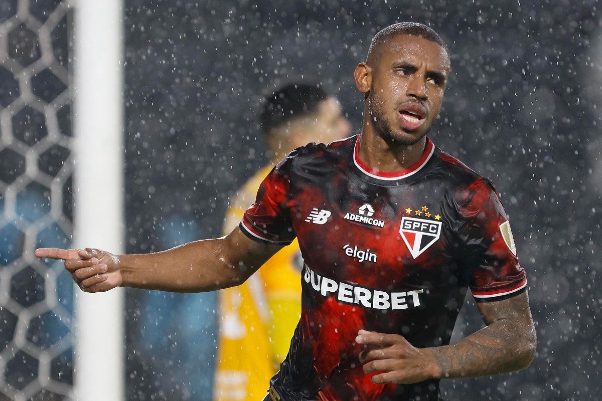 André Silva comemora gol pelo São Paulo na Libertadores (foto: Rubens Chiri / São Paulo)