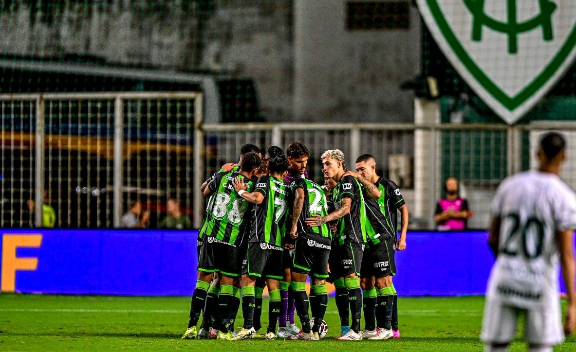 Jogadores do América (foto: Mourão Panda/América)