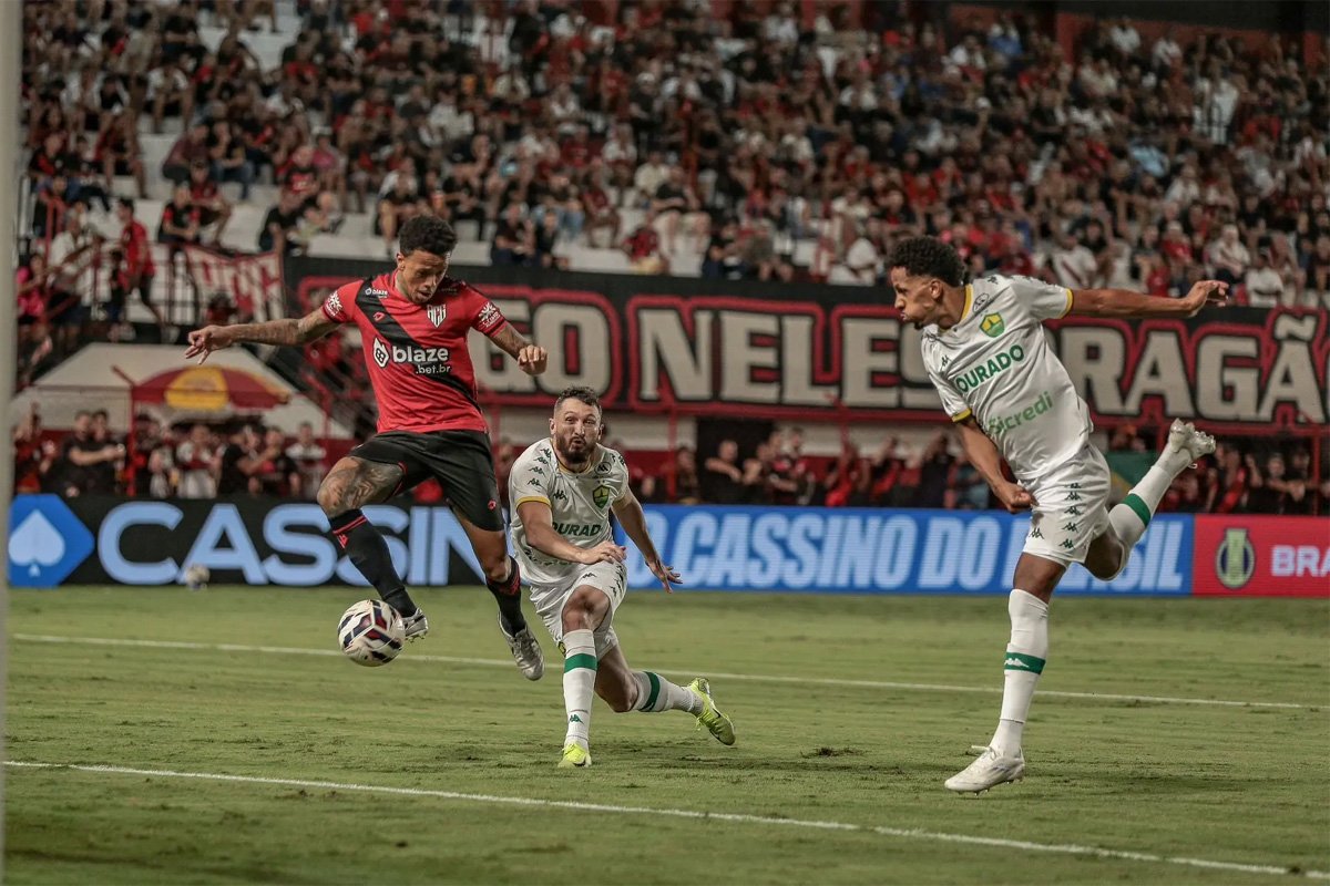 Atlético-GO e Cuiabá empataram por 1 a 1 (foto: Bruno Corsino/Atlético-GO)