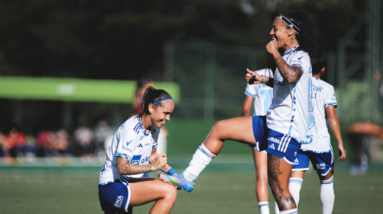 Com assistência de Byanca Brasil, Letícia Ferreira marcou o segundo gol do Cruzeiro na vitória por 2 a 1 sobre o Bragantino, pelo Brasileiro Feminino (foto: Gustavo Martins/Cruzeiro)