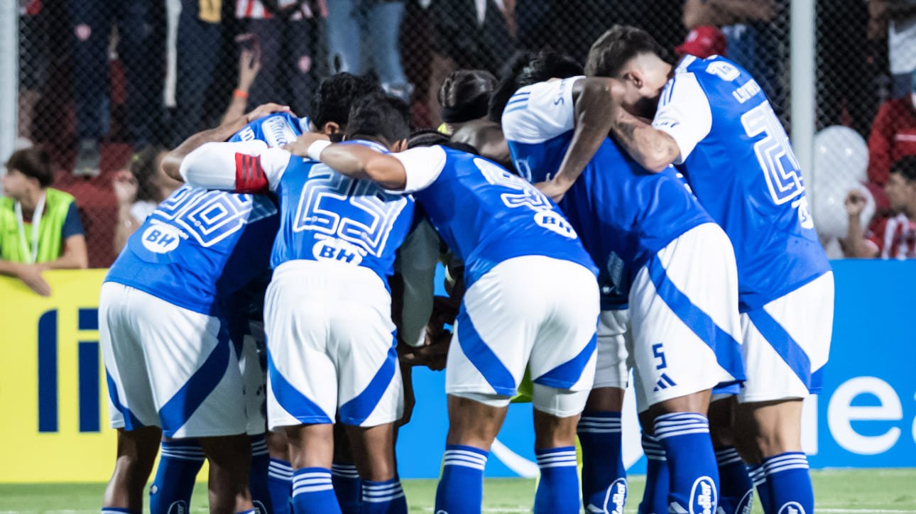 Jogadores do Cruzeiro reunidos antes de confronto pela Sul-Americana (foto: Gustavo Aleixo/Cruzeiro)