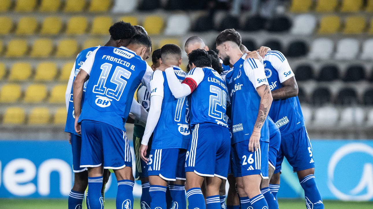 Jogadores do Cruzeiro reunidos antes de duelo pela Sul-Americana (foto: Gustavo Aleixo/Cruzeiro)