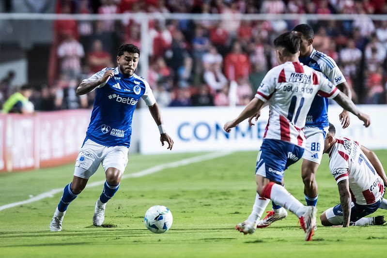 Lance do jogo entre Cruzeiro e Unión pela Sul-Americana (foto: Gustavo Aleixo/Cruzeiro)