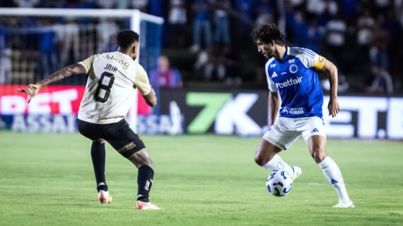 Cruzeiro e Vasco se enfrentaram no Parque do Sabiá, em Uberlândia, pela sexta rodada do Campeonato Brasileiro (foto: Gustavo Aleixo/Cruzeiro)