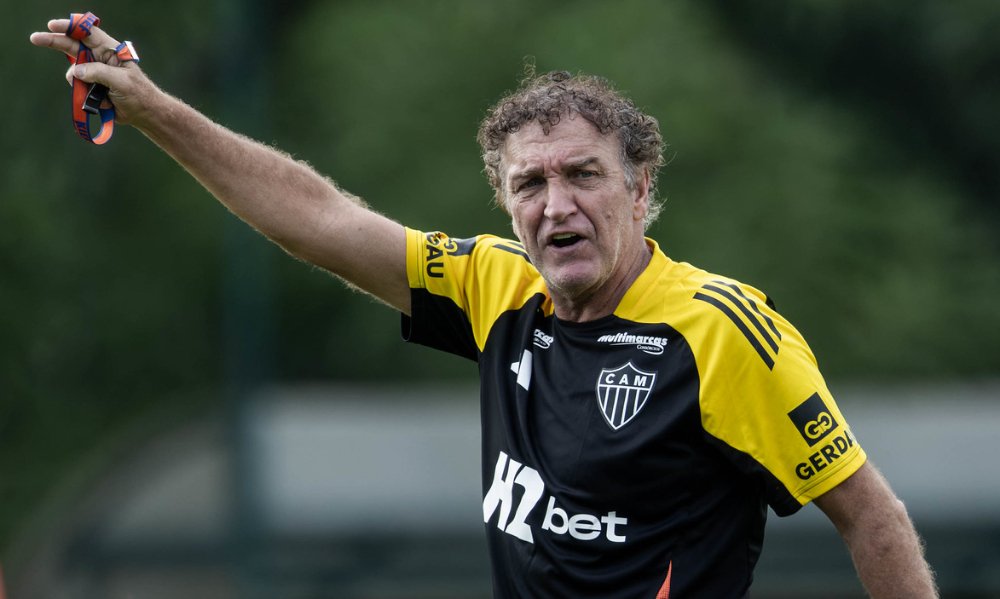 Cuca durante treino do Atlético na Cidade do Galo (foto: Pedro Souza/Atlético)
