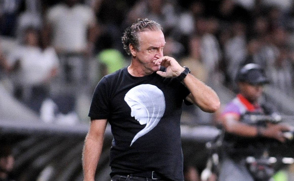 Cuca, técnico do Atlético, em ação contra o Vitória pelo Campeonato Brasileiro (foto: Alexandre Guzanshe/EM/D.A. Press)