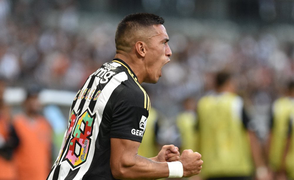 Cuello vibra com gol pelo Atlético sobre o Botafogo no Mineirão - (foto: Ramon Lisboa/EM/D.A Press)