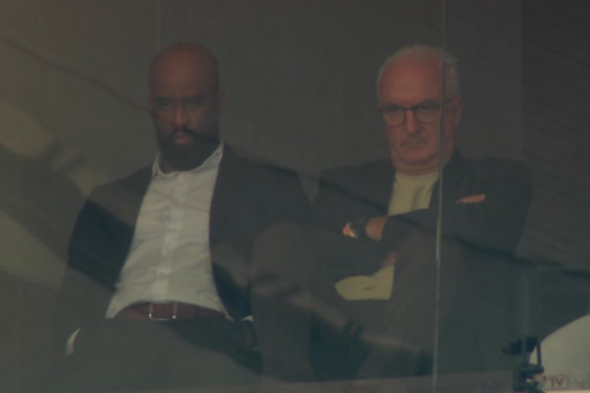 Dorival (direita) ao lado de Fabinho Soldado (esquerda), diretor do Corinthians, no Maracanã (foto: Reprodução/Globo)