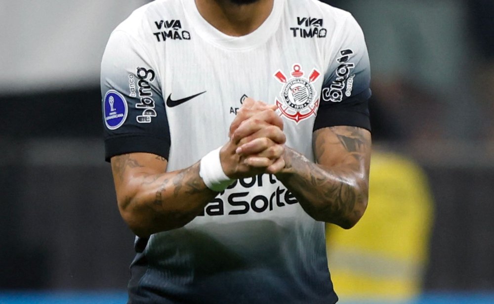 Camisa do Corinthians (foto: Miguel Schincariol/AFP)