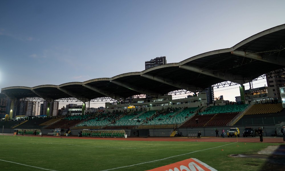 Estádio Regional Willie Davids, local do jogo entre Maringá e Atlético (foto: Pedro Souza/Atlético)