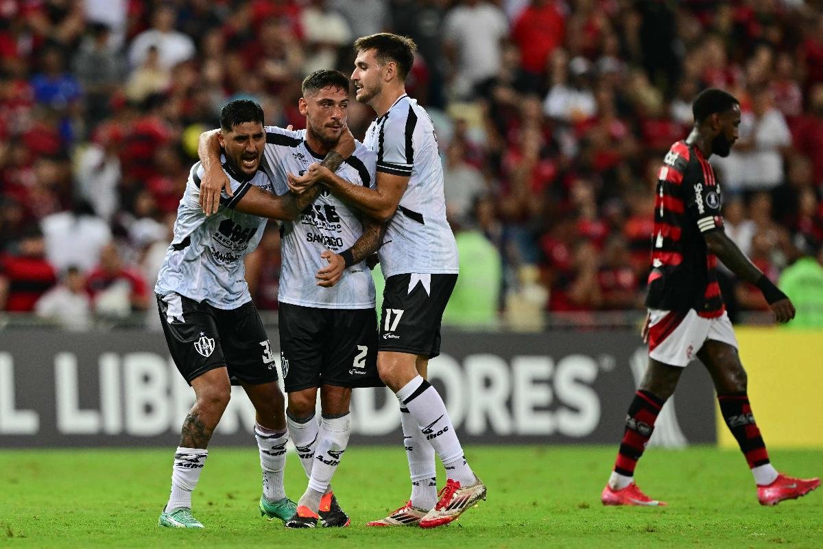 Flamengo perdeu em casa para o Central Córdoba, estreante na Libertadores (foto: Pablo Porciunciula/AFP)