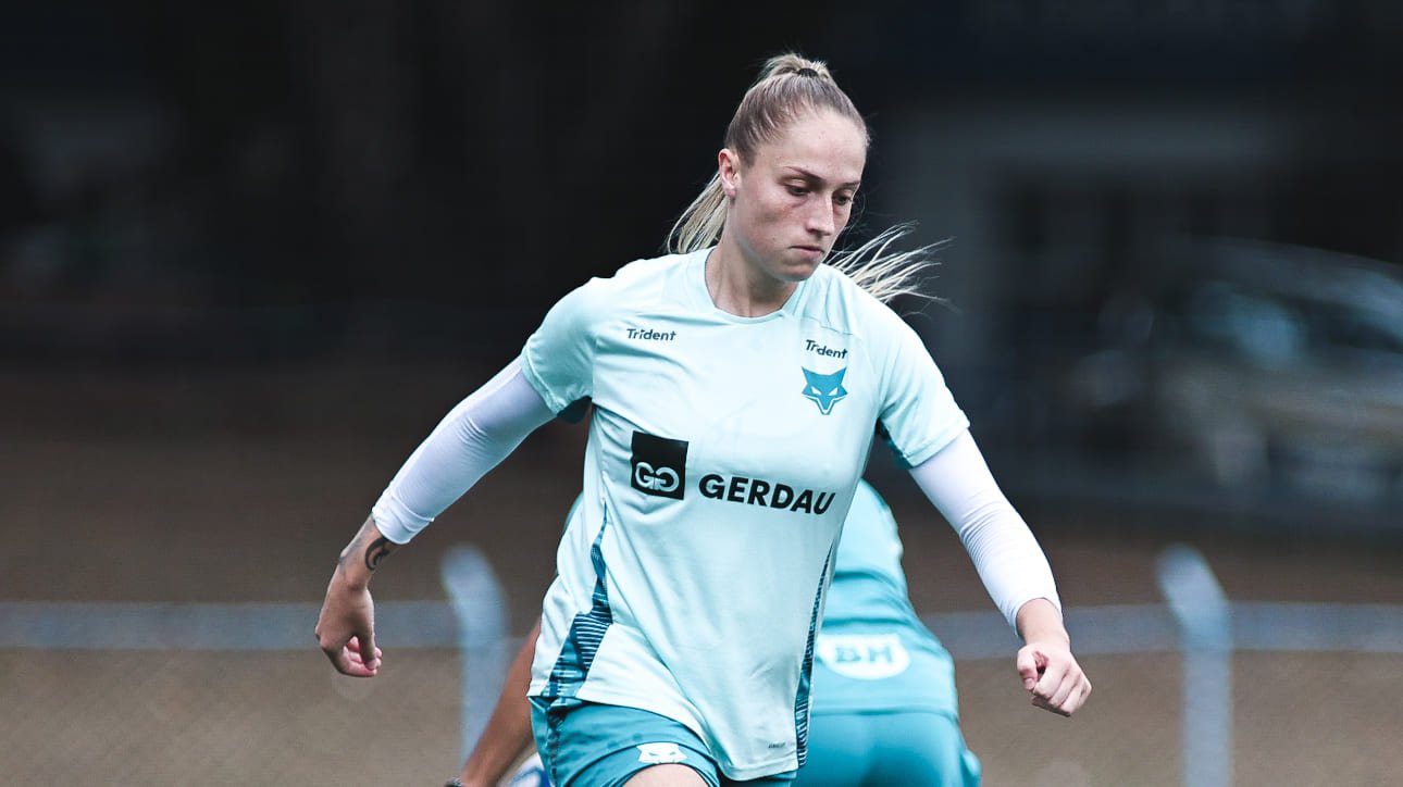 Isa Haas está de volta ao time titular do Cruzeiro (foto: Gustavo Martins/Cruzeiro)