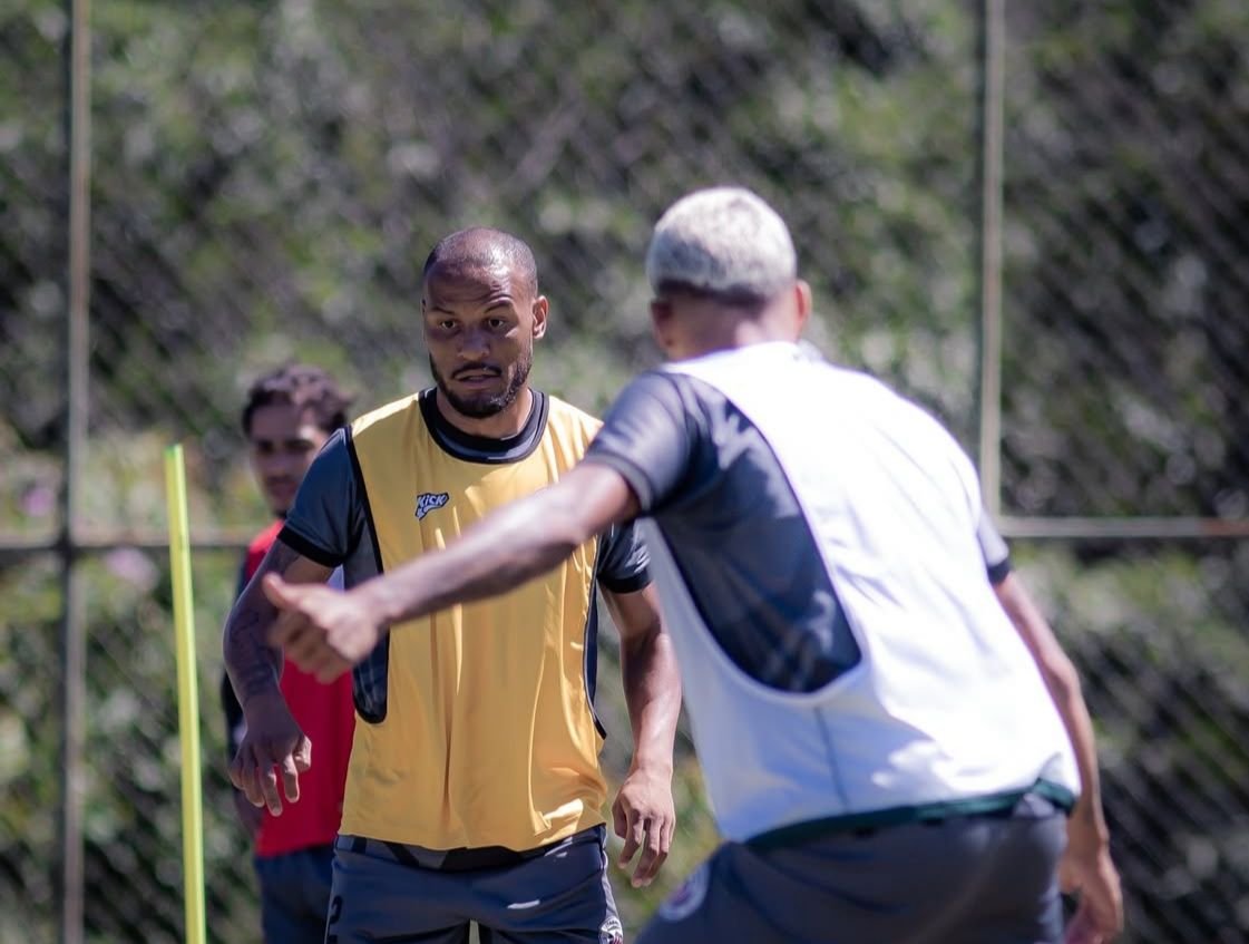 Jogadores do Itabirito em treino (foto: Rafael Leandro/Itabirito)