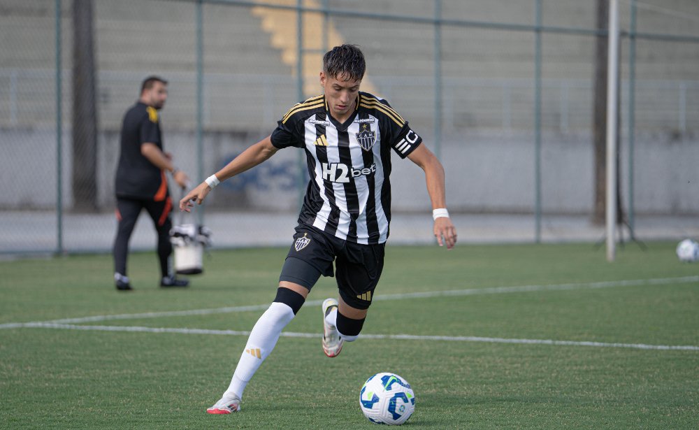 Ivan Román em estreia pelo sub-20 do Atlético (foto: Fábio Pinel/Atlético)