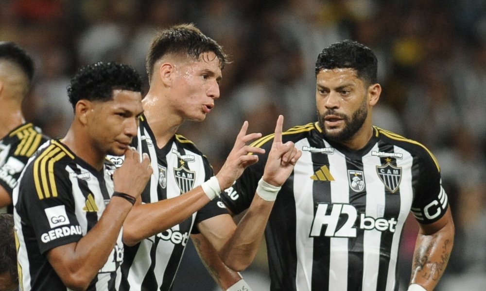 Rony, Román e Hulk durante jogo do Atlético (foto: Alexandre Guzanshe/EM/D.A. Press)
