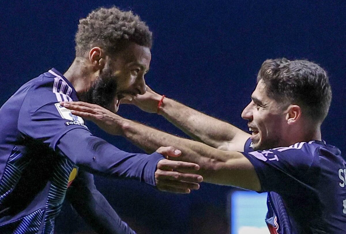 Jogadores do Leeds United comemoram (foto: Divulgação/Leeds)