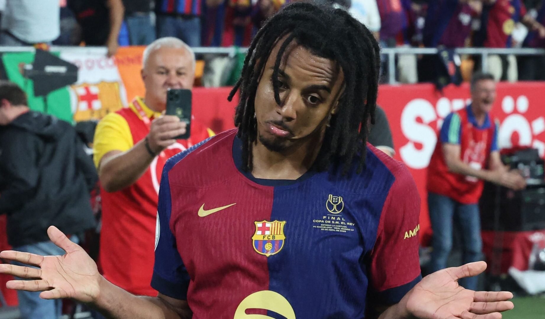 Koundé foi decisivo no título do Barcelona (foto: Pierre-Philippe Marcou/AFP)