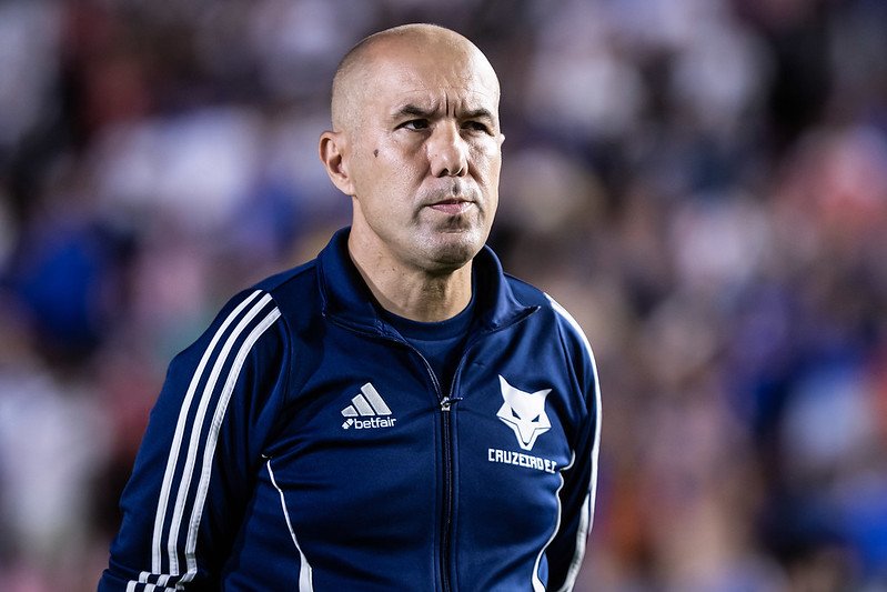 Leonardo Jardim durante jogo do Cruzeiro (foto: Gustavo Aleixo/Cruzeiro)