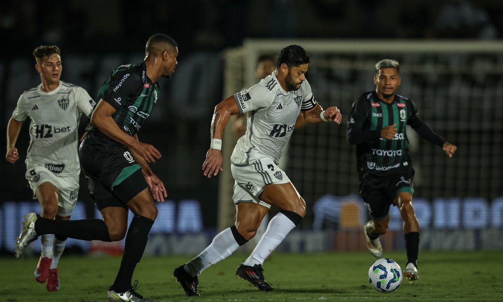 Hulk durante o jogo entre Maringá e Atlético - (foto: Pedro Souza/Atlético)