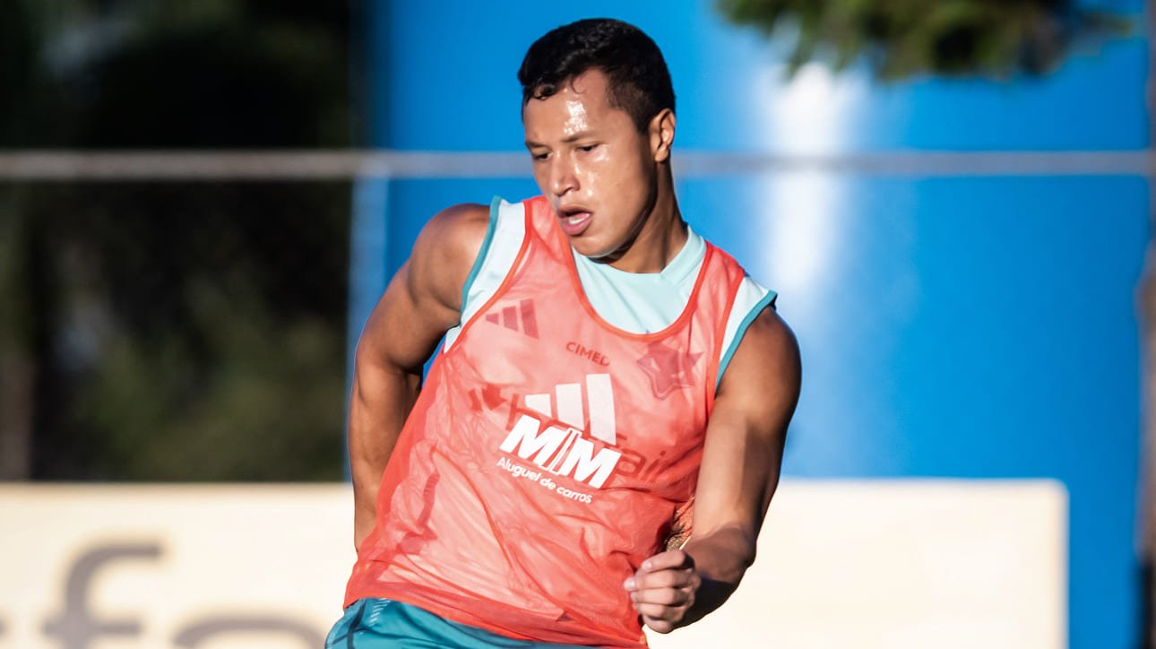 Marlon, lateral-esquerdo do Cruzeiro, emprestado ao Grêmio (foto: Gustavo Aleixo/Cruzeiro)