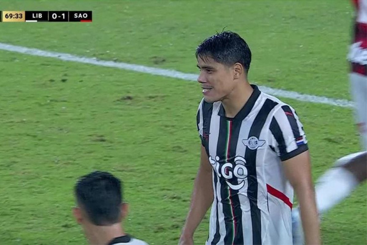 Lorenzo Melgarejo perdeu pênalti em Libertad x São Paulo (foto: Reprodução/Conmebol/ESPN)