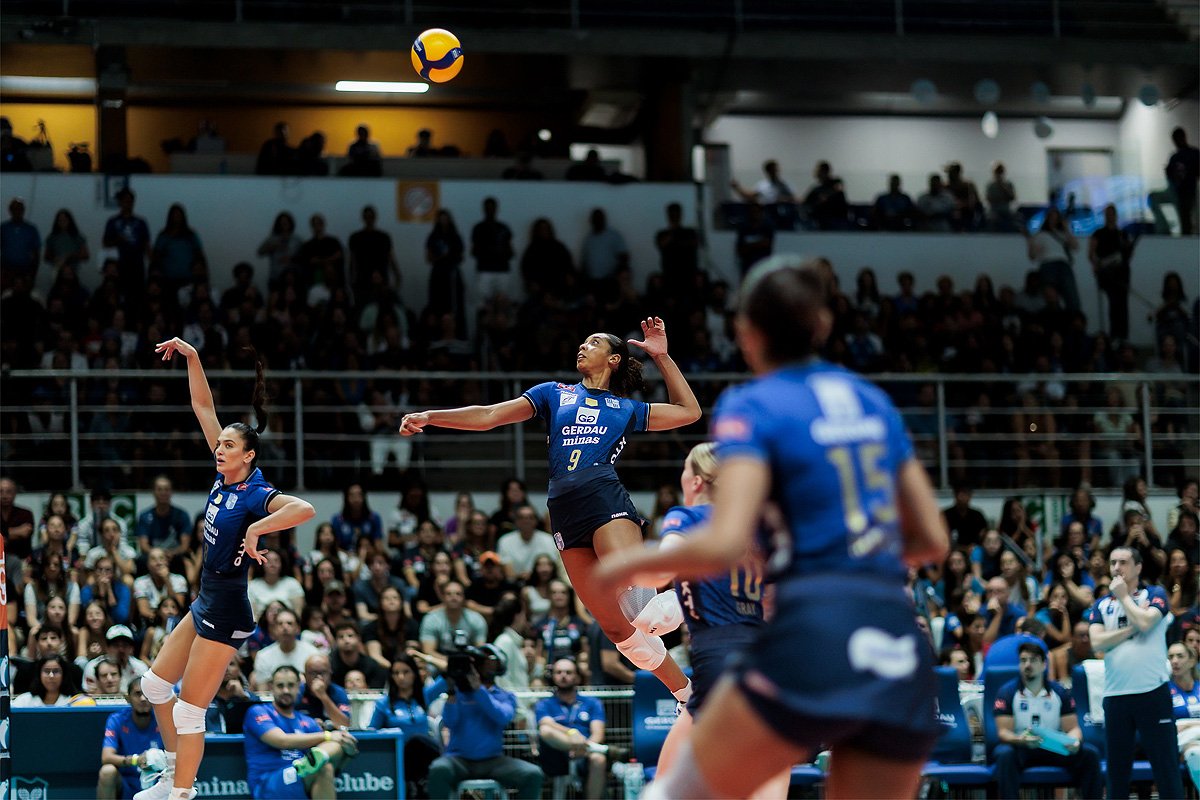 Minas caiu na semifinal da Superliga ao perder em casa para o Osasco (foto: Hedgard Moraes/Minas Tênis Clube)