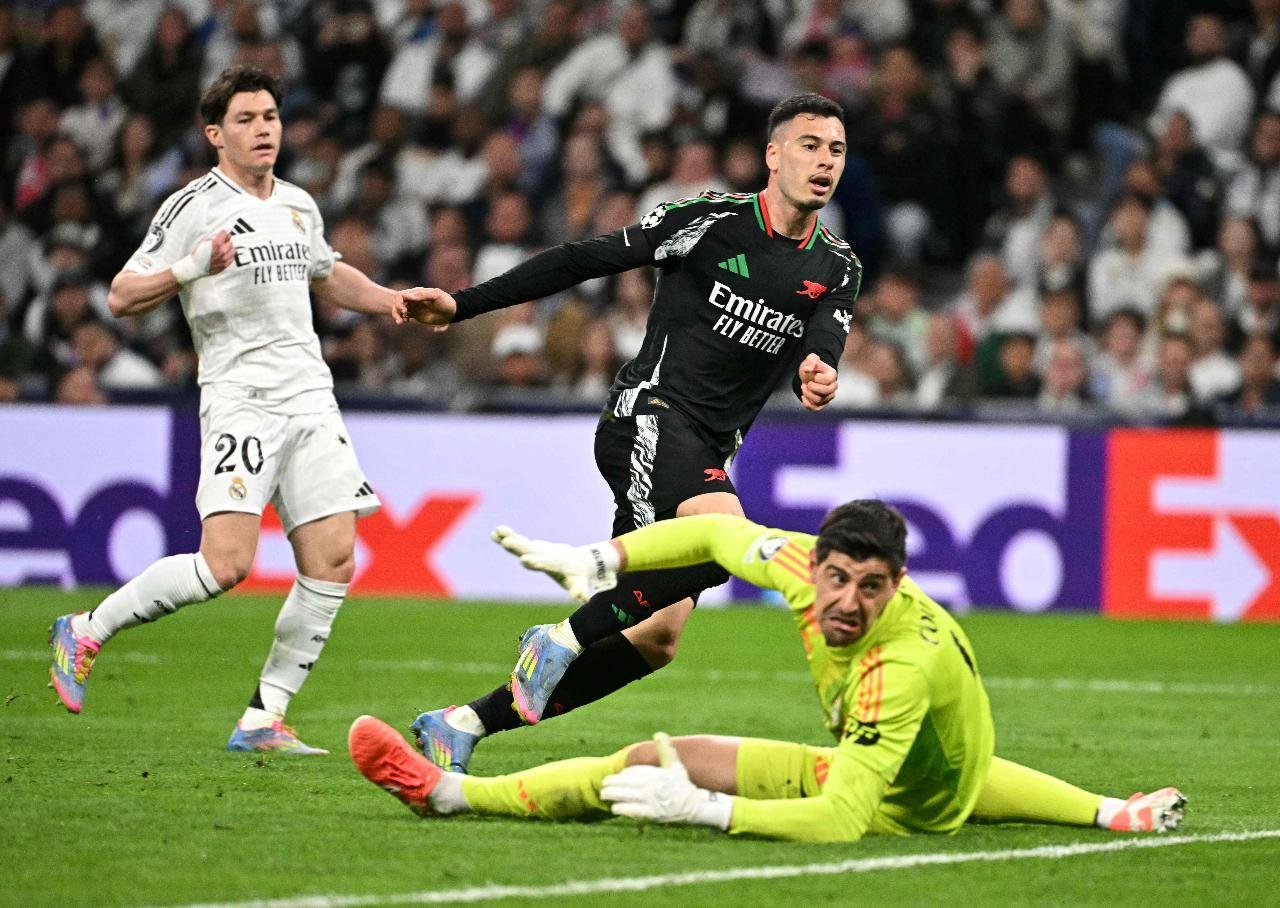 Frame do jogo entre Real Madrid e Arsenal (foto: Javier Soriano / AFP)