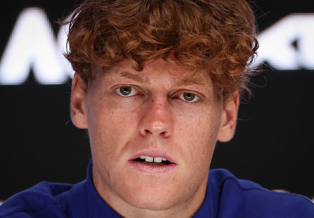 Jannik Sinner, tenista italiano que é o número 1 do ranking da ATP (foto: Adrian Dennis/AFP)