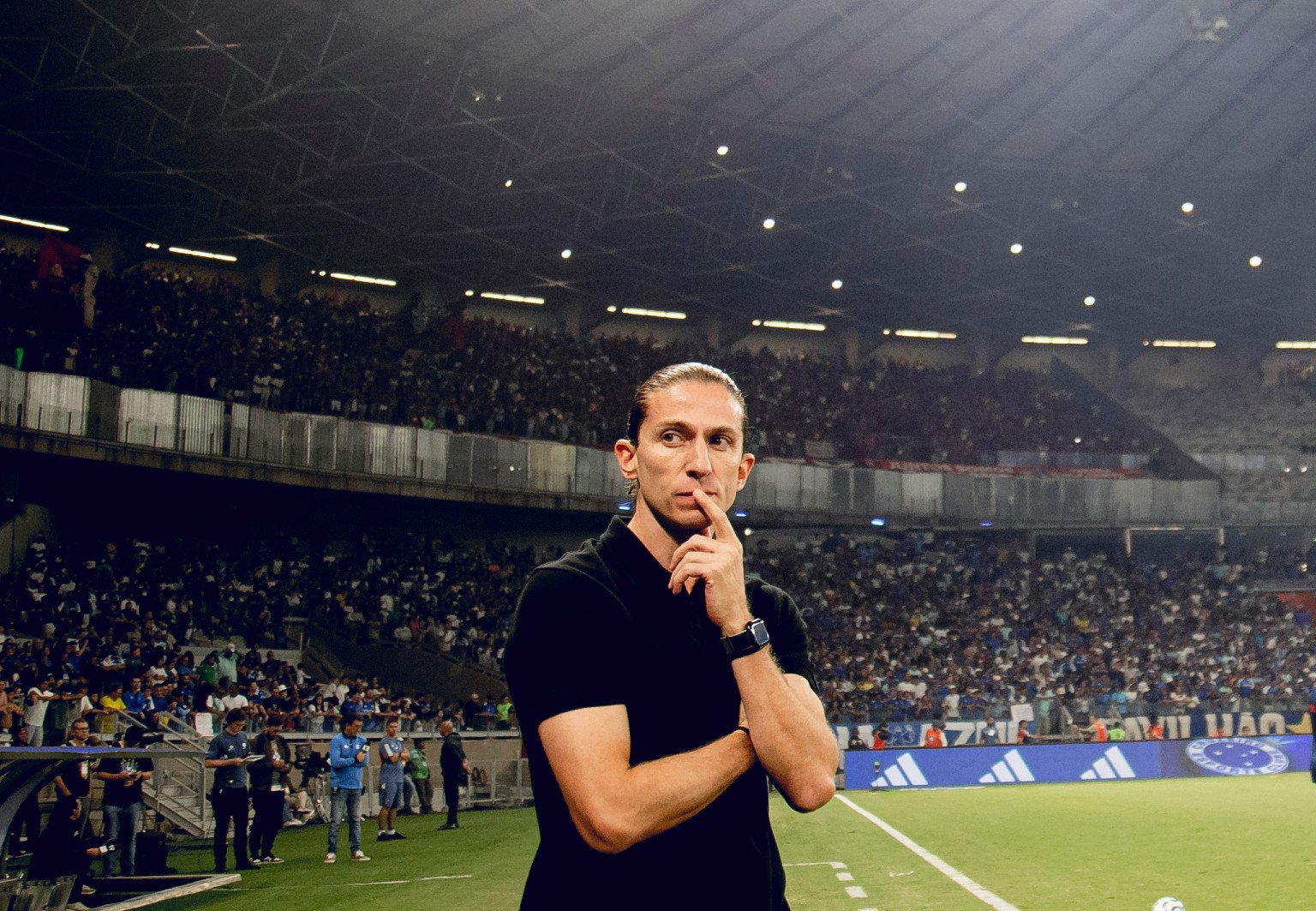 Filipe Luís, técnico do Flamengo, na partida contra o Cruzeiro, no Mineirão (foto: Adriano Fontes/Flamengo)
