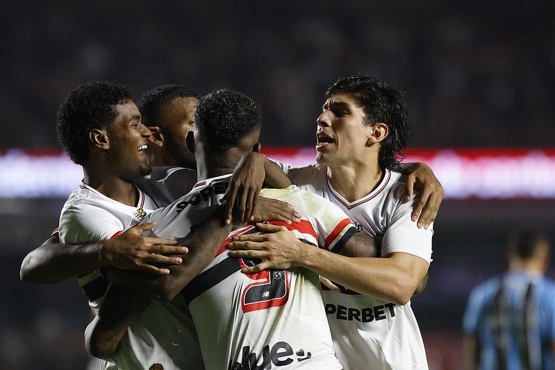 São Paulo vence Grêmio no Morumbis pelo Campeonato Brasileiro (foto: Rubens Chiri e Paulo Pinto/SPFC)