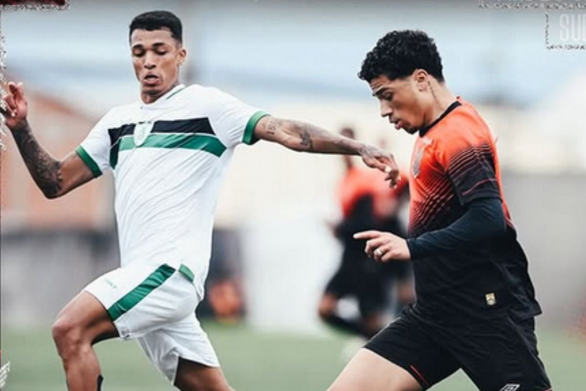 Jogadores das equipes (foto: Divulgação / Athletico-PR)