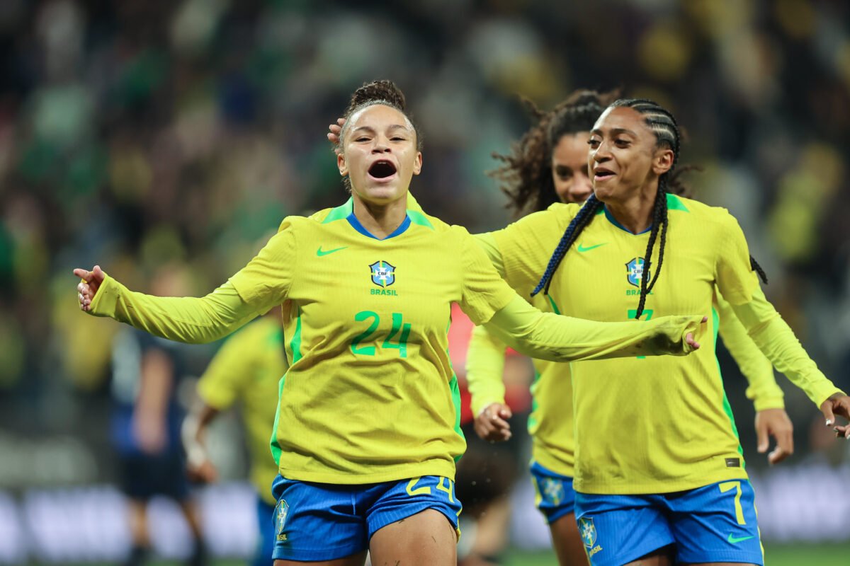 Dudinha comemora gol pela Seleção contra o Japão (foto: Livia Villas Boas/CBF)