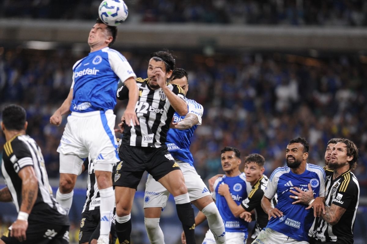 Lance da partida entre Atlético e Cruzeiro (foto: Edesio Ferreira/EM)